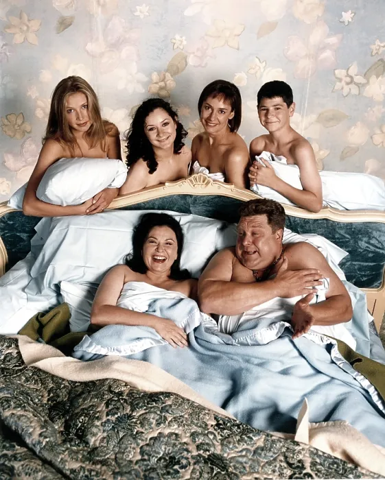 Framed Print : ROSEANNE, clockwise from lower left, Roseanne, Sarah Chalke, Sara Gilbert, Laurie Metcalf, Michael Fishman, John Goodman, 1988-2018 (ca. 1996 photo)