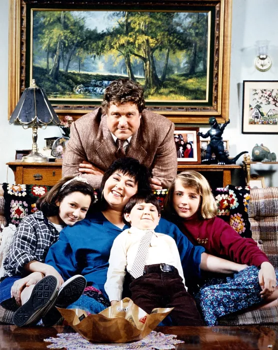 Framed Print : ROSEANNE, clockwise from top, John Goodman, Sarah Chalke, Michael Fishman, Sara Gilbert, Roseanne, 1988-2018 (ca. 1988 photo)