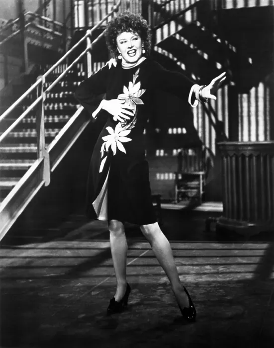 Framed Print : ROXIE HART, Ginger Rogers, 1942, TM & Copyright 20th Century Fox Film Corp. / courtesy Everett Collection