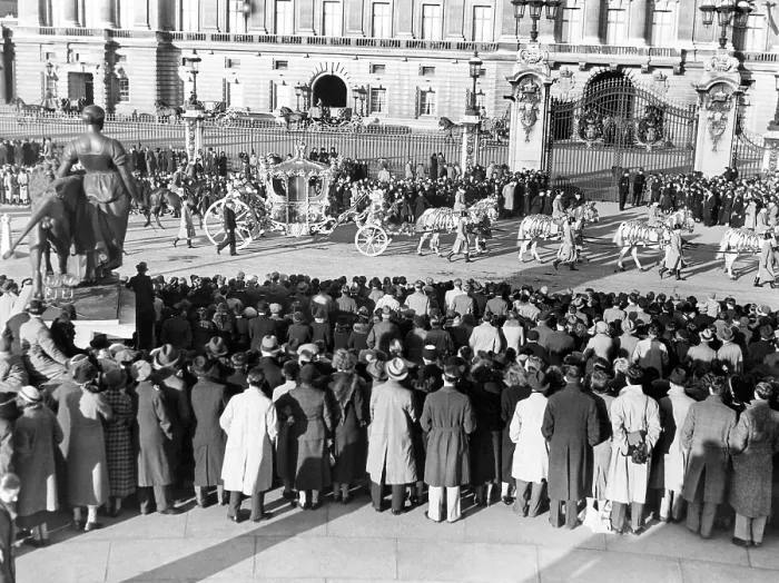 Framed Print : The Royal Coach leaving Buckingham Palace at the start of rehearsal of the Coronation, May 3, 1937, Courtesy: CSU Archives / Everett Collection Framed Print : The Royal Coach leaving Buckingham Palace at the start of rehearsal of the Coronation, May 3, 1937, Courtesy: CSU Archives / Everett Collection