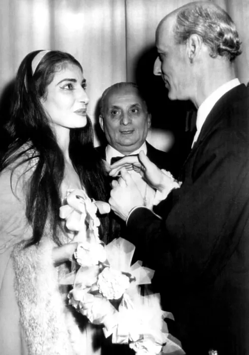 Framed Print : Rudolf Bing (r), general manager of the Metropolitan Opera House congratulates opera singer Maria Callas on her perforance in Verdi's 'La Traviata'. ca. 1950s