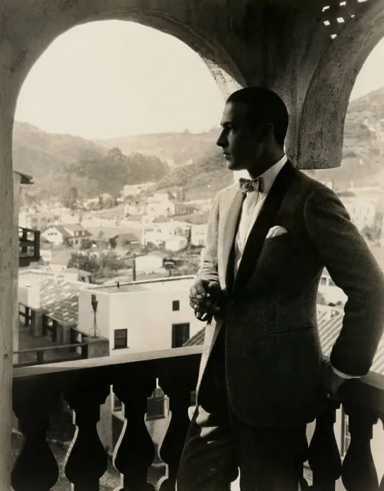 Framed Print : Rudolph Valentino, portrait ca. 1920s Framed Print : Rudolph Valentino, portrait ca. 1920s