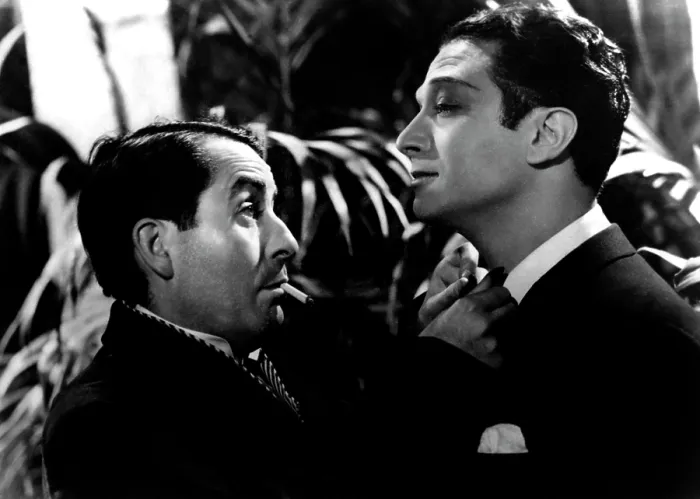 Framed Print : THE RULES OF THE GAME, (aka LA REGLE DU JEU), from left: Julien Carette, Marcel Dalio, 1939
