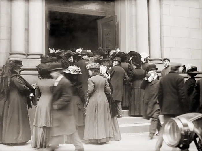 Framed Print : A run on a New York savings bank on January 9, 1911 Framed Print : A run on a New York savings bank on January 9, 1911