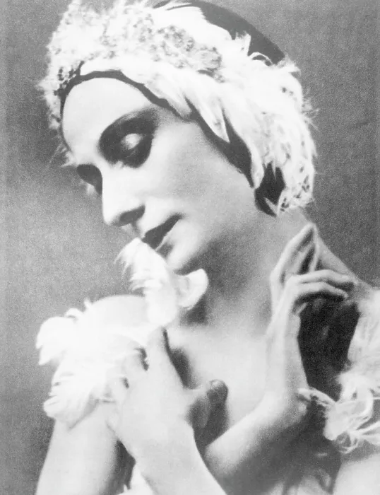 Framed Print : Russian ballet dancer Anna Pavlova, in her role of the swan in The Dying Swan, c. 1910's.. Courtesy: CSU Archives  /  Everett Collection