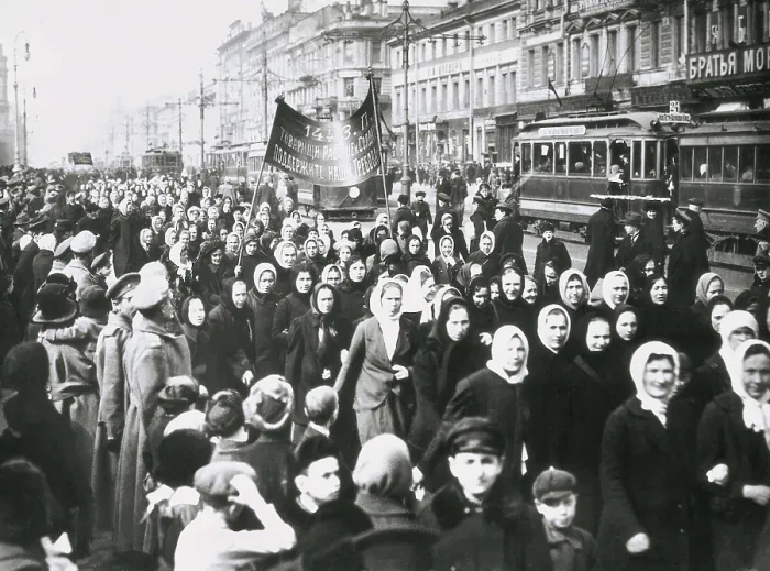 Framed Print : Russian Revolution. Demonstration of women demanding their right to vote, in the Nevsky Avenue in Petrograd (19th March 1917). AISA / Everett Collection**US SALES ONLY** Framed Print : Russian Revolution. Demonstration of women demanding their right to vote, in the Nevsky Avenue in Petrograd (19th March 1917). AISA / Everett Collection**US SALES ONLY**