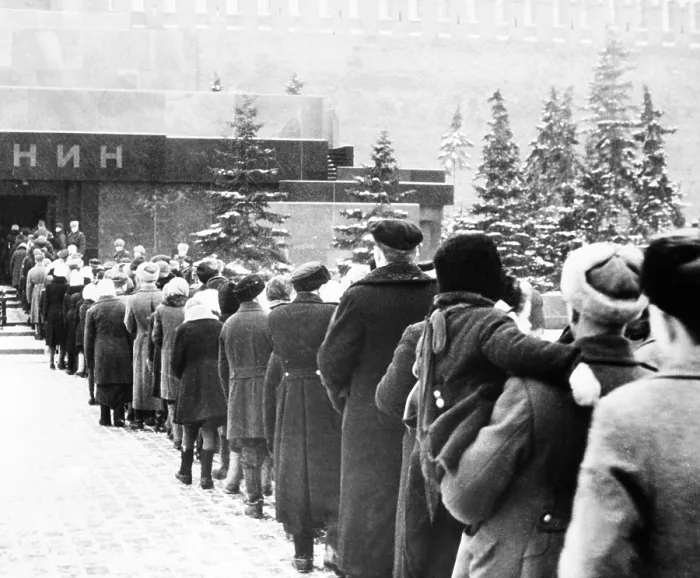 Framed Print : Russians outside the Lenin mausoleum on the 25th anniversary of the revolutionary leader's death. Jan. 21, 1949. (CSU_2015_11_1692) Framed Print : Russians outside the Lenin mausoleum on the 25th anniversary of the revolutionary leader's death. Jan. 21, 1949. (CSU_2015_11_1692)
