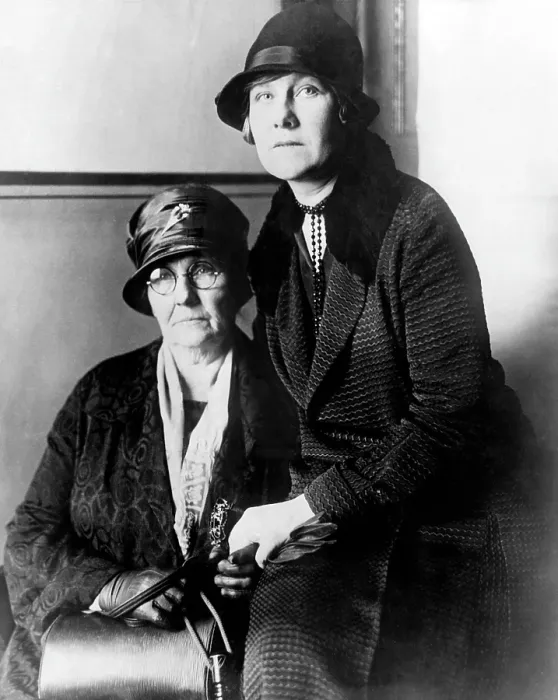 Framed Print : Ruth Snyder (right), Sentenced to death in 1928 for the murder of her husband. Shown with her mother, circa 1927. Courtesy: CSU Archives / Everett Collection