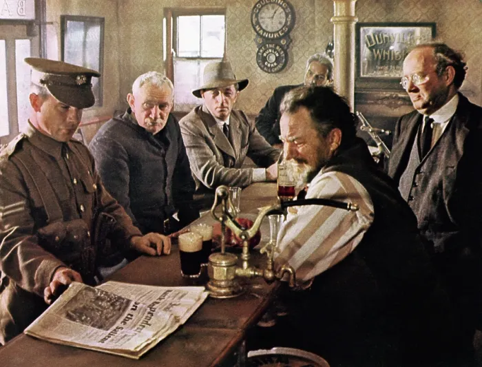 Framed Print : RYAN'S DAUGHTER, Barry Jackson, Trevor Howard, Leo McKern (behind bar), Robert Mitchum, 1970 Framed Print : RYAN'S DAUGHTER, Barry Jackson, Trevor Howard, Leo McKern (behind bar), Robert Mitchum, 1970