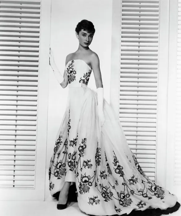 Framed Print : SABRINA, Audrey Hepburn, 1954