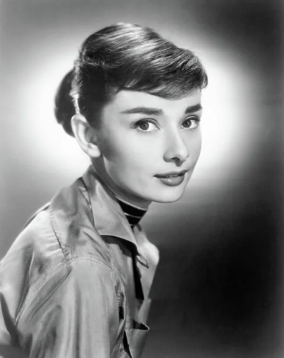 Framed Print : SABRINA, Audrey Hepburn, 1954 Framed Print : SABRINA, Audrey Hepburn, 1954