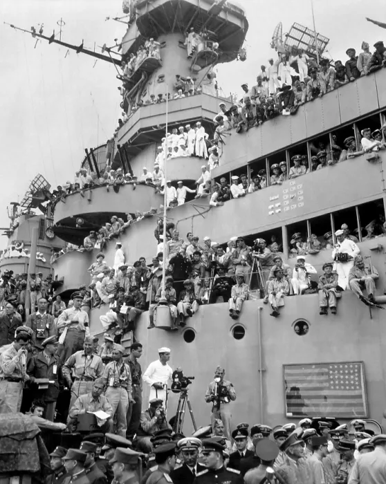 Framed Print : Sailors, spectators, and photographers on the deck of the USS MISSOURI in Tokyo Bay. They will witness the formal Japanese surrender. Sept. 2, 1945. World War 2