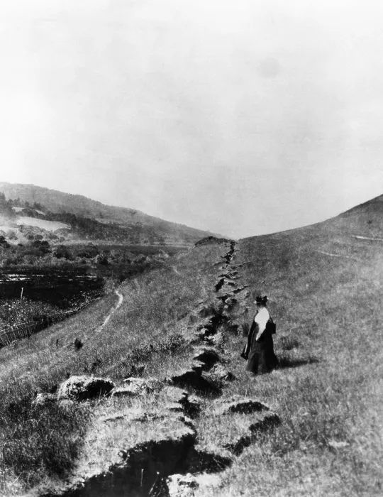 Framed Print : The San Andreas fault in Olema, California after the 1906 earthquake. Courtesy: CSU Archives / Everett Collection