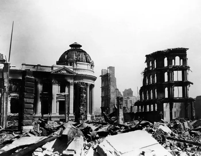 Framed Print : San Francisco, Aftermath of Earthquake and fire, The wrecked Hibernia Bank Building, 4 / 24 / 06. Courtesy: CSU Archives / Everett Collection Framed Print : San Francisco, Aftermath of Earthquake and fire, The wrecked Hibernia Bank Building, 4 / 24 / 06. Courtesy: CSU Archives / Everett Collection