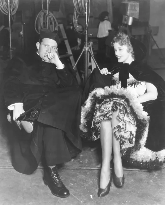 Framed Print : SAN FRANCISCO, from left: Spencer Tracy, Jeanette MacDonald on set, 1936