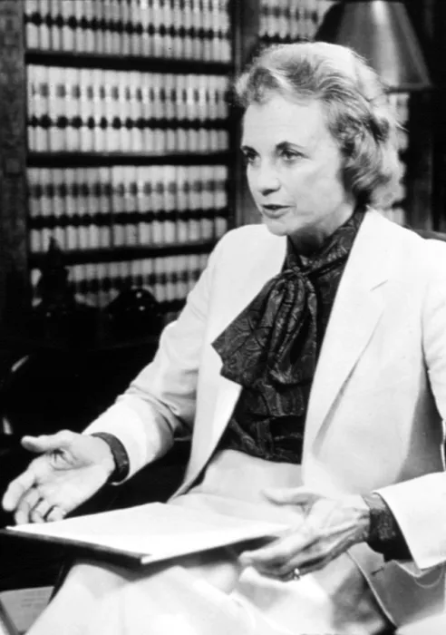 Framed Print : SANDRA DAY O'CONNOR. Courtesy: CSU Archives  /  Everett Collection