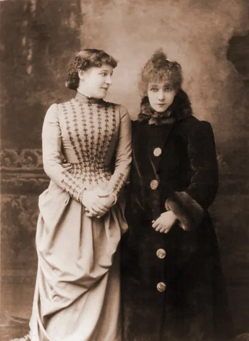 Framed Print : Sarah Bernhardt (1844-1923), French actress, with her English contemporary, actress Lillie Langtry. Ca. 1887 Framed Print : Sarah Bernhardt (1844-1923), French actress, with her English contemporary, actress Lillie Langtry. Ca. 1887
