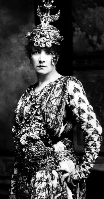 Framed Print : Sarah Bernhardt, late 1800s. Courtesy: CSU Archives / Everett Collection Framed Print : Sarah Bernhardt, late 1800s. Courtesy: CSU Archives / Everett Collection