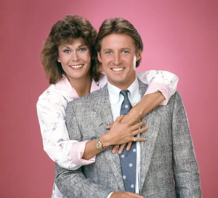 Framed Print : SCARECROW AND MRS. KING, from left: Kate Jackson, Bruce Boxleitner, (1987), 1983-87 Framed Print : SCARECROW AND MRS. KING, from left: Kate Jackson, Bruce Boxleitner, (1987), 1983-87