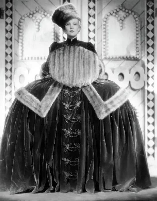 Framed Print : THE SCARLET EMPRESS, Marlene Dietrich, 1934