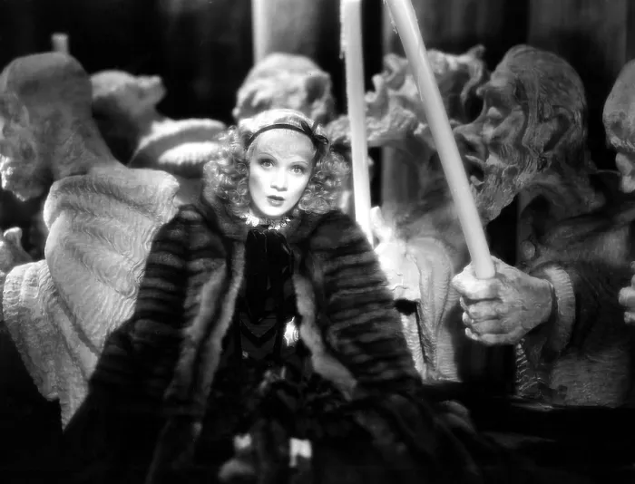 Framed Print : THE SCARLET EMPRESS, Marlene Dietrich, 1934 Framed Print : THE SCARLET EMPRESS, Marlene Dietrich, 1934
