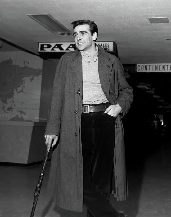 Framed Print : SEAN CONNERY arrives for work on DARBY O'GILL AND THE LITTLE PEOPLE, 1959 Framed Print : SEAN CONNERY arrives for work on DARBY O'GILL AND THE LITTLE PEOPLE, 1959
