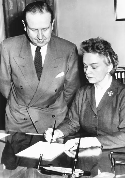 Framed Print : Secretary of Health Education and Welfare, Oveta Culp Hobby, April 12, 1955. She signed licenses for six drug firms to make and distribute Salk polio vaccine. Leonard A Framed Print : Secretary of Health Education and Welfare, Oveta Culp Hobby, April 12, 1955. She signed licenses for six drug firms to make and distribute Salk polio vaccine. Leonard A