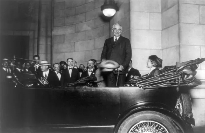 Framed Print : Senator Warren Harding, Republican candidate for President, arriving at Washington's Union Station on October 25, 1920. Harding won the election with 60% of the popular vote