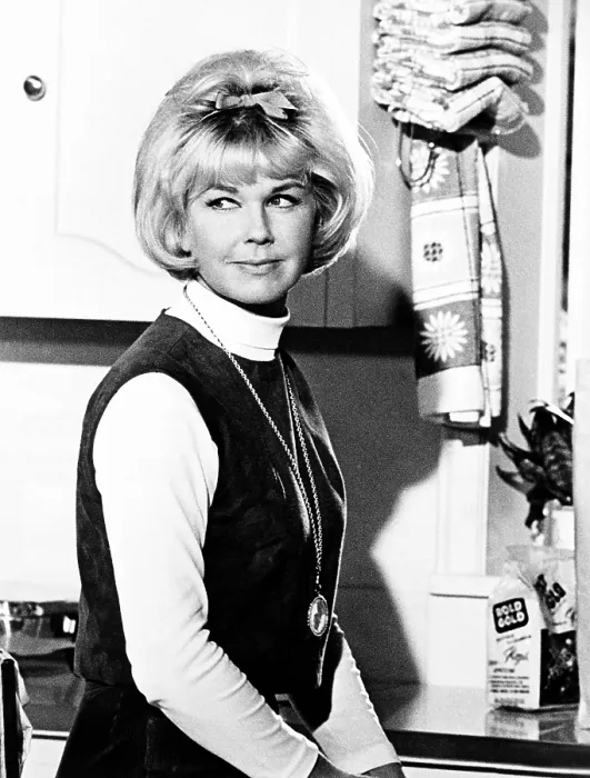 Framed Print : SEND ME NO FLOWERS, Doris Day, 1964 Framed Print : SEND ME NO FLOWERS, Doris Day, 1964