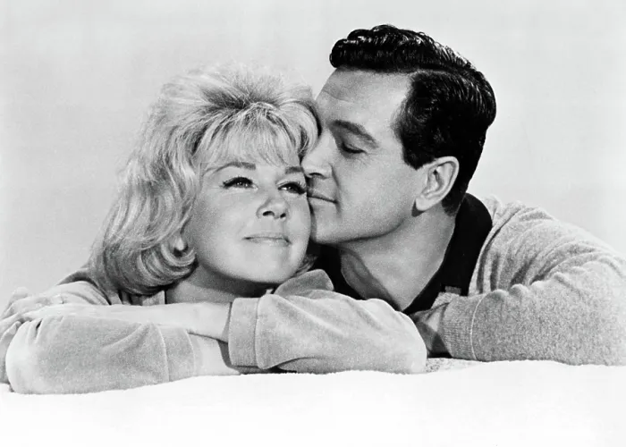 Framed Print : SEND ME NO FLOWERS, Doris Day, Rock Hudson, 1964