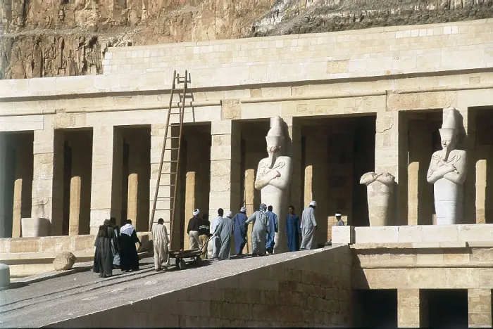 Framed Print : SENENMUT, (16th C. BC). Temple of Hatshepsut. EGYPT. QUENA. Dayr al-Bahri. Temple of Hatshepsut. Egyptian art. New Kingdom. Architecture. AISA / Everett Collection**US SALES ONLY**