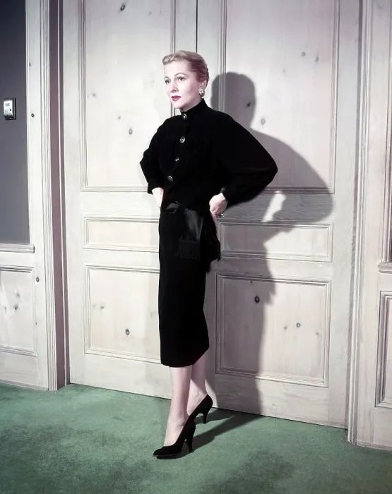 Framed Print : SERENADE, Joan Fontaine, 1956