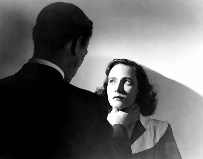 Framed Print : SHADOW OF A DOUBT, Joseph Cotten, Teresa Wright, strangling, 1943 Framed Print : SHADOW OF A DOUBT, Joseph Cotten, Teresa Wright, strangling, 1943
