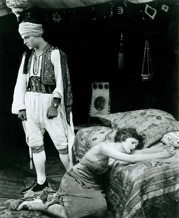 Framed Print : THE SHEIK, from left, Rudolph Valentino, Agnes Ayres, 1921