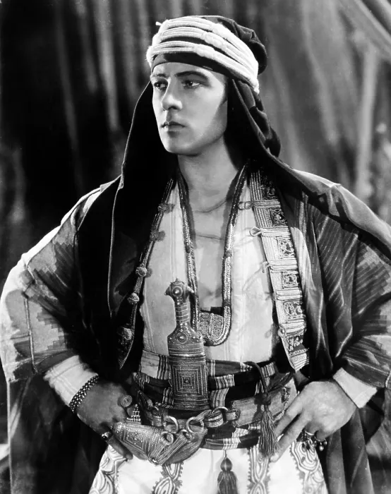 Framed Print : THE SHEIK, Rudolph Valentino, 1921 Framed Print : THE SHEIK, Rudolph Valentino, 1921