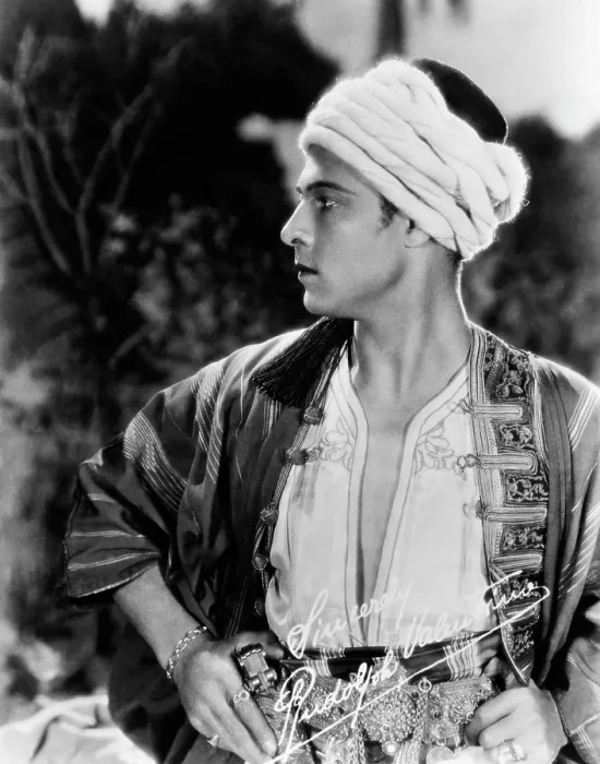 Framed Print : THE SHEIK, Rudolph Valentino, 1921 Framed Print : THE SHEIK, Rudolph Valentino, 1921