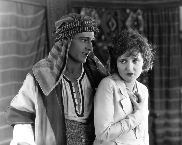Framed Print : THE SHEIK, Rudolph Valentino, Agnes Ayres, 1921