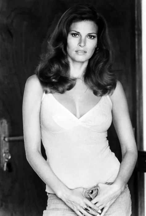 Framed Print : THE LAST OF SHEILA, Raquel Welch, 1973