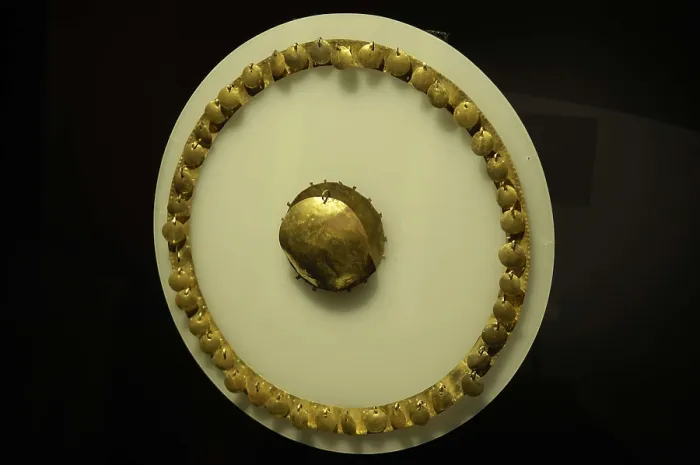 Framed Print : Sican or Lambayeque Culture (700-1300). Necklace. PERU. Ferreafe. Sicn National Museum. AISA / Everett Collection**US SALES ONLY**