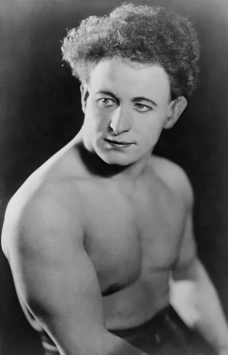 Framed Print : Sigmund Zishe Breitbar, the Strongest Man in the World in 1924. The Polish-born circus performer was vaudeville strongman and Jewish folklore hero Framed Print : Sigmund Zishe Breitbar, the Strongest Man in the World in 1924. The Polish-born circus performer was vaudeville strongman and Jewish folklore hero