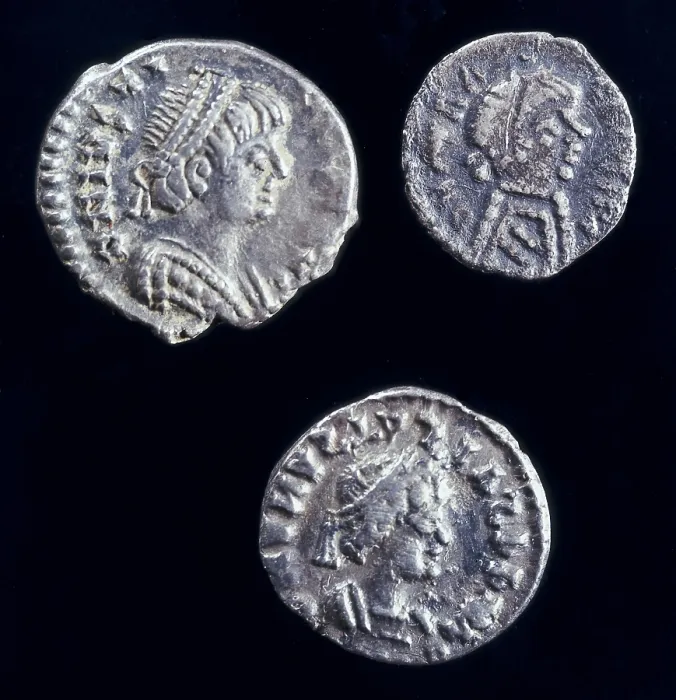 Framed Print : Silver coins of a quarter and half siliqua with Heraclius I, Athalaric king of Goths and Theodoric. Coin. AISA / Everett Collection**US SALES ONLY**