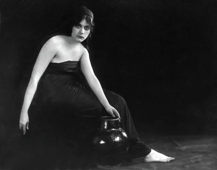 Framed Print : SIN, Theda Bara, 1915 Framed Print : SIN, Theda Bara, 1915