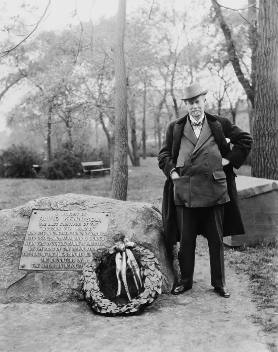 Framed Print : Sir Thomas J. Lipton, (1848-1931), the creator of the famous LIPTON TEA brand, next to memorial to David Kennison, last survivor of the Boston Tea Party