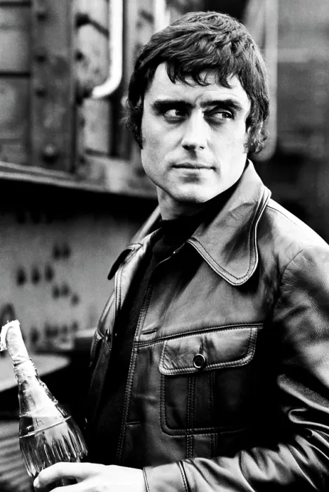 Framed Print : SITTING TARGET, Ian McShane, 1972