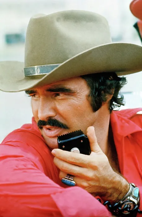 Framed Print : SMOKEY AND THE BANDIT, Burt Reynolds, 1977 Framed Print : SMOKEY AND THE BANDIT, Burt Reynolds, 1977