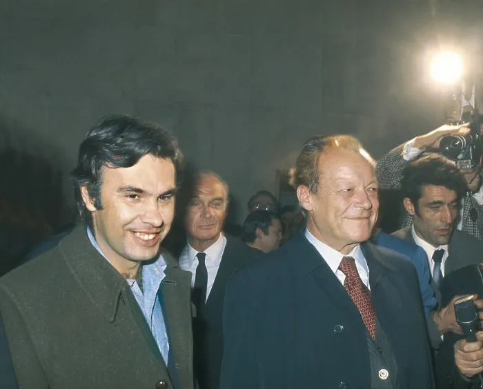 Framed Print : Socialist leaders Felipe Gonzlez (Spain) and Willy Brandt (Federal Republic of Germany). AISA / Everett Collection**US SALES ONLY**