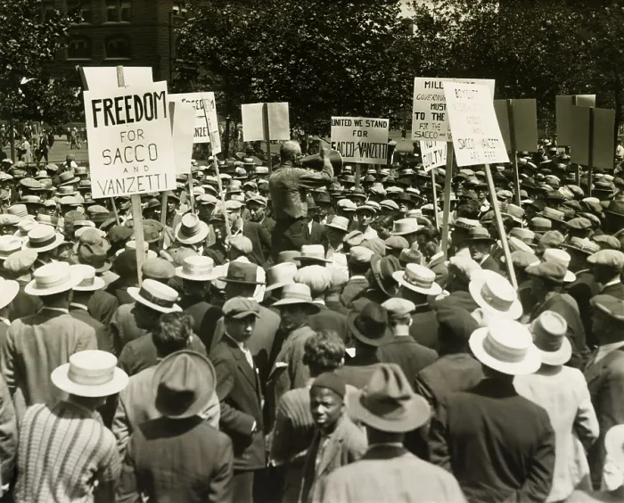 Framed Print : Socialists protest the death sentences of Nicola Sacco and Bartolomeo Vanzetti. Union Square, NYC. Ca. August 13, 1927