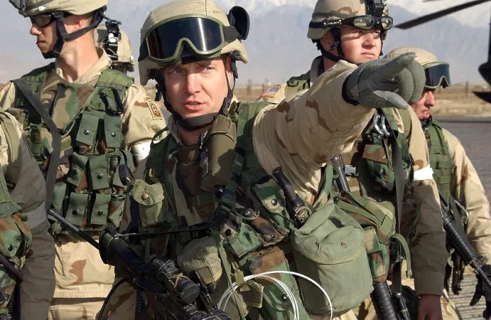 Framed Print : Soldiers from 504th Parachute Infantry Regiment of the 82nd Airborne Division conduct a Quick Reaction Force mission at Bagram Airfield in Kabul Afghanistan