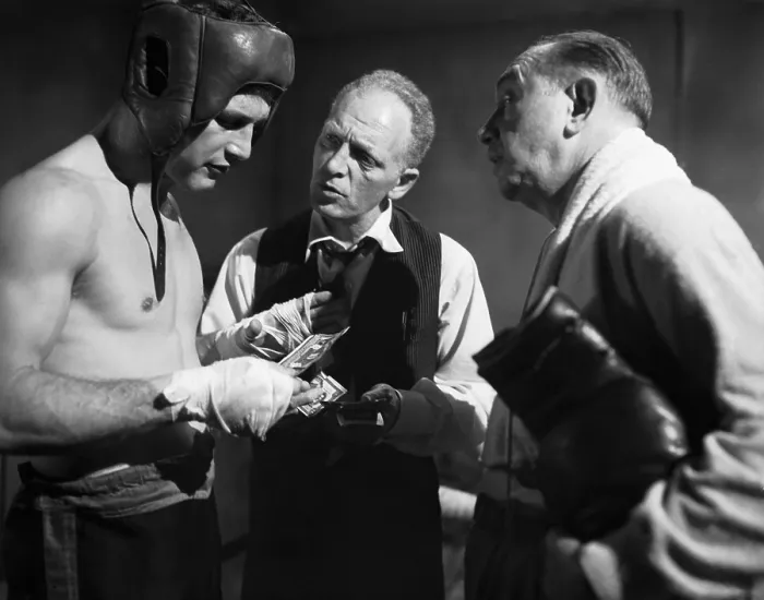 Framed Print : SOMEBODY UP THERE LIKES ME, Paul Newman, Everett Sloane, Sammy White, 1956 Framed Print : SOMEBODY UP THERE LIKES ME, Paul Newman, Everett Sloane, Sammy White, 1956