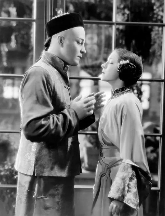 Framed Print : THE SON-DAUGHTER, from left: Ramon Novarro, Helen Hayes, 1932